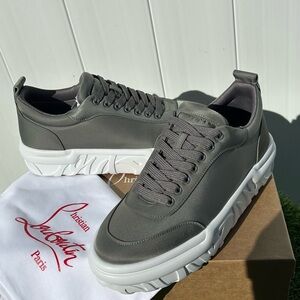 CHRISTIAN LOUBOUTIN CHOUKARIO SNEAKER GRAY NYLON WHITE LOGO SOLE Sz43 NEW SEASON